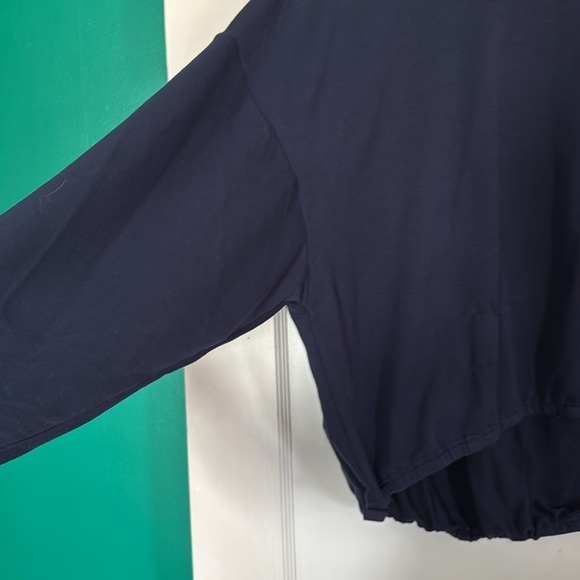 Fabletics Navy loose fit top - Picture 3 of 7